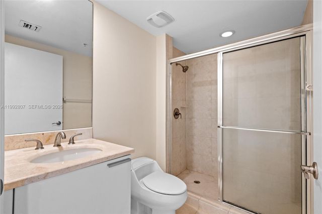 15051 Royal Oaks Lane 2103, North Miami, FL 33181