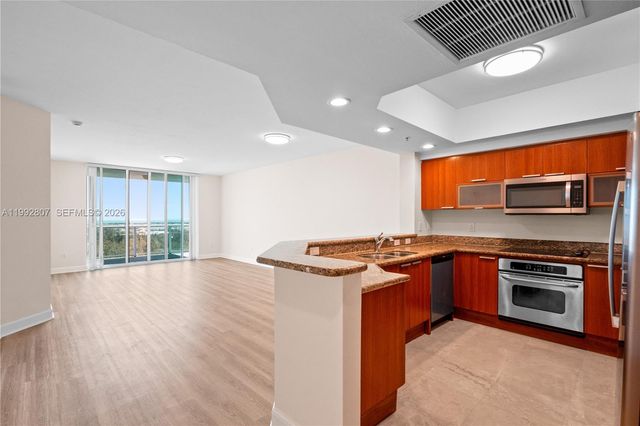15051 Royal Oaks Lane 2103, North Miami, FL 33181