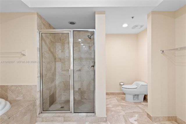 15051 Royal Oaks Lane 2103, North Miami, FL 33181