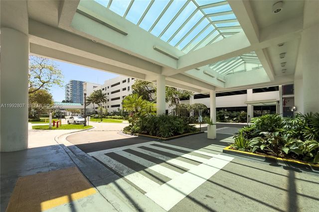 15051 Royal Oaks Lane 2103, North Miami, FL 33181