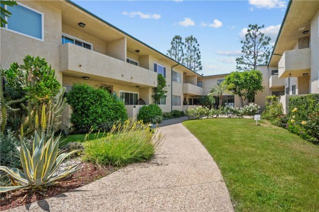 5328 Newcastle Avenue 58, Encino, CA 91316