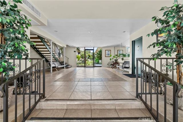 5328 Newcastle Avenue 58, Encino, CA 91316