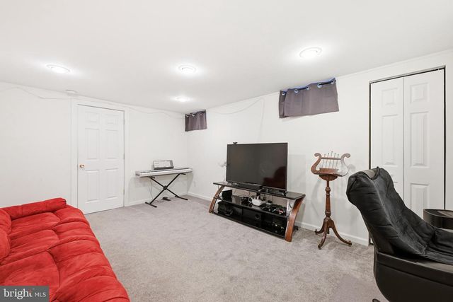 55 VIOLET LN, Newtown, PA 18940