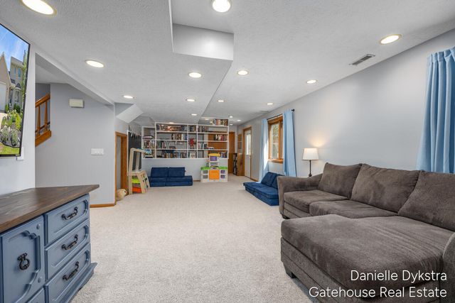 6332 Brookfield Court, Georgetown Twp, MI 49426