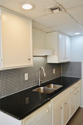 1800 LAVACA ST 807, Austin, TX 78701