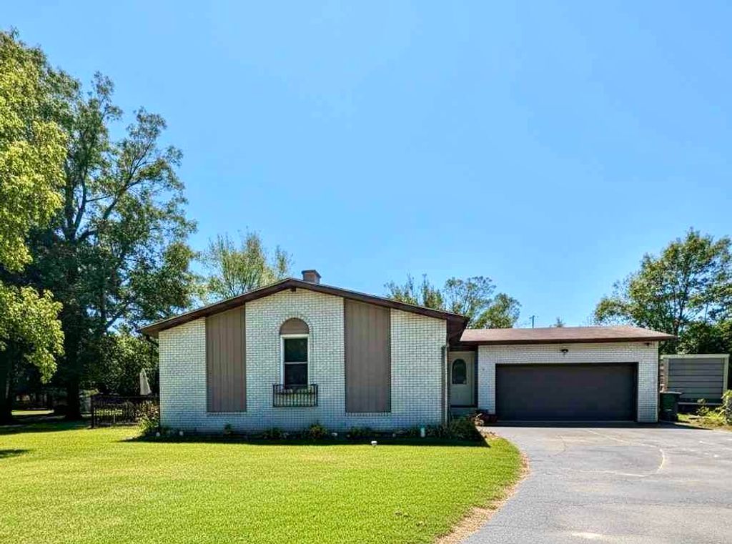 3325 W 932 N, Lake Village, IN 46349