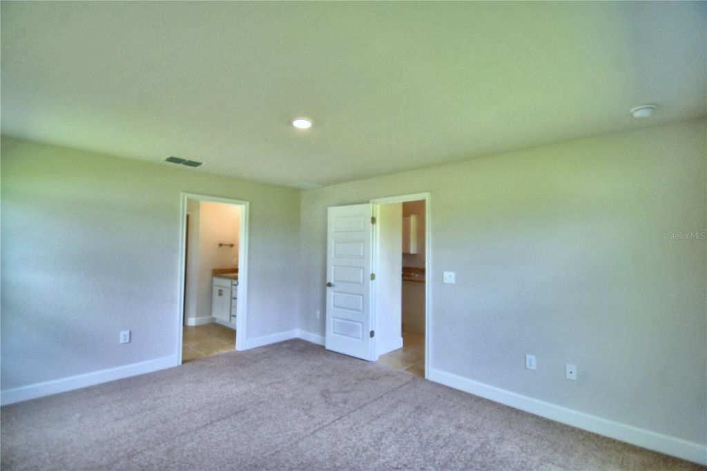 Image 34 of property listing at 4607 CALAMINT LANE, Auburndale, FL 33823