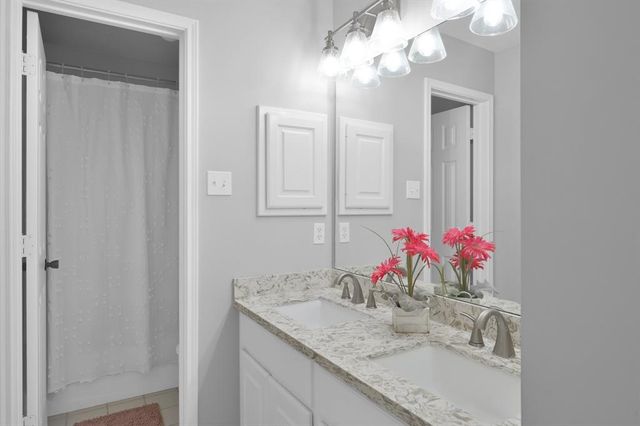163 N Concord Forest Circle, The Woodlands, TX 77381