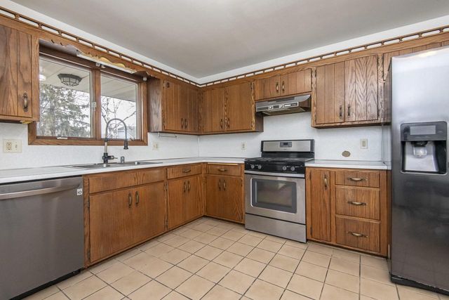 3 Linden CIRCLE, Jefferson, WI 53549