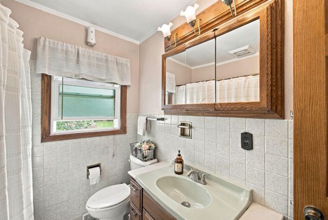 1156 Lindner Drive, Waterloo, IA 50702