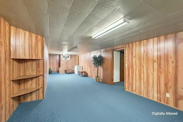 1156 Lindner Drive, Waterloo, IA 50702