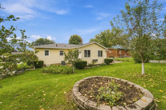 1156 Lindner Drive, Waterloo, IA 50702
