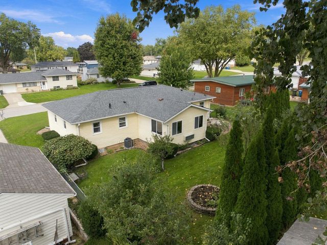 1156 Lindner Drive, Waterloo, IA 50702