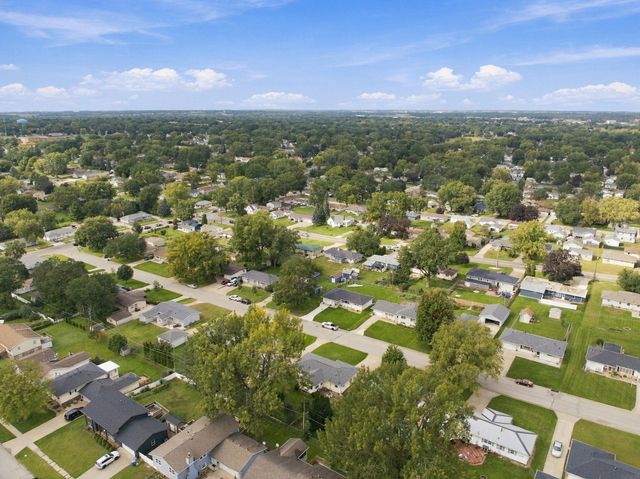 1156 Lindner Drive, Waterloo, IA 50702