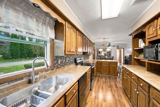 1156 Lindner Drive, Waterloo, IA 50702