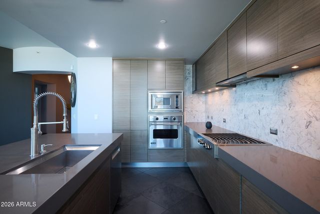 140 E RIO SALADO Parkway 207, Tempe, AZ 85281