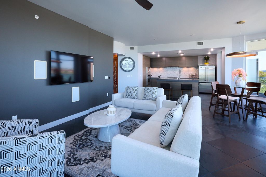 140 E RIO SALADO Parkway 207, Tempe, AZ 85281 — exterior