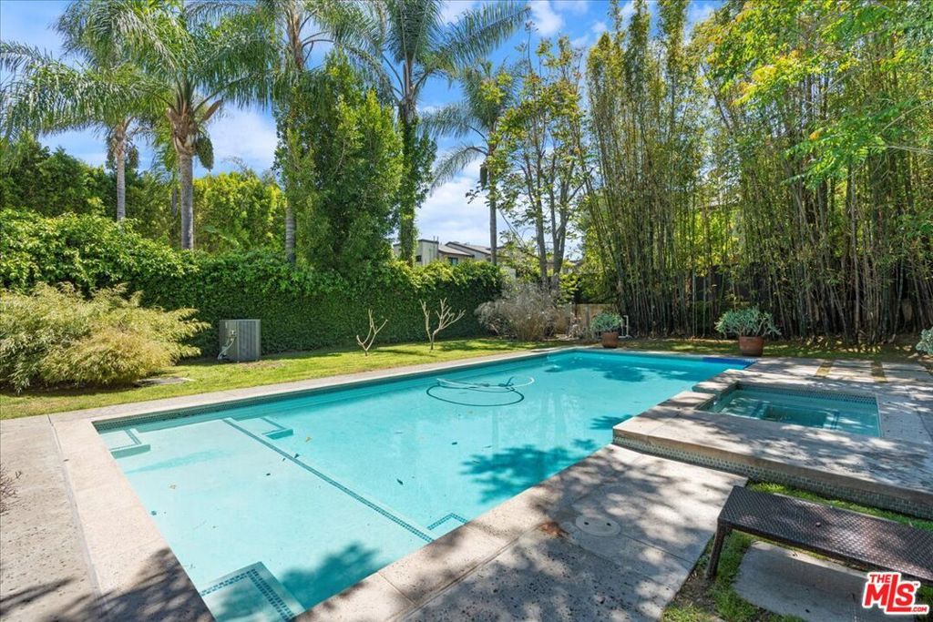 Image 2 of property listing at 12834 Landale Street, Studio City, CA 91604