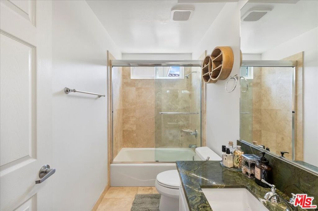 Image 25 of property listing at 12834 Landale Street, Studio City, CA 91604