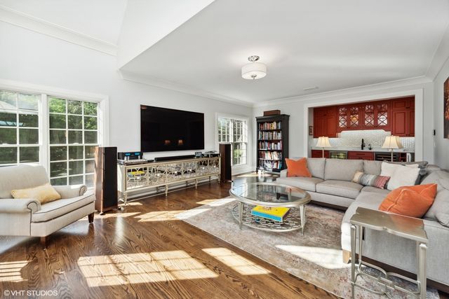 675 Old Barrington Road, North Barrington, IL 60010