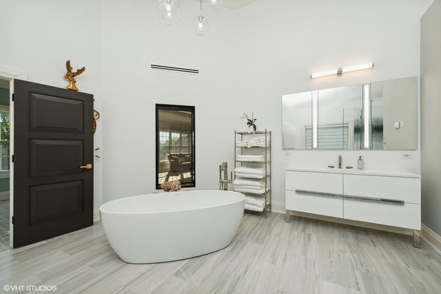 675 Old Barrington Road, North Barrington, IL 60010