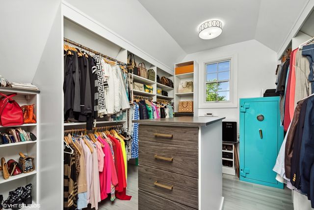 675 Old Barrington Road, North Barrington, IL 60010