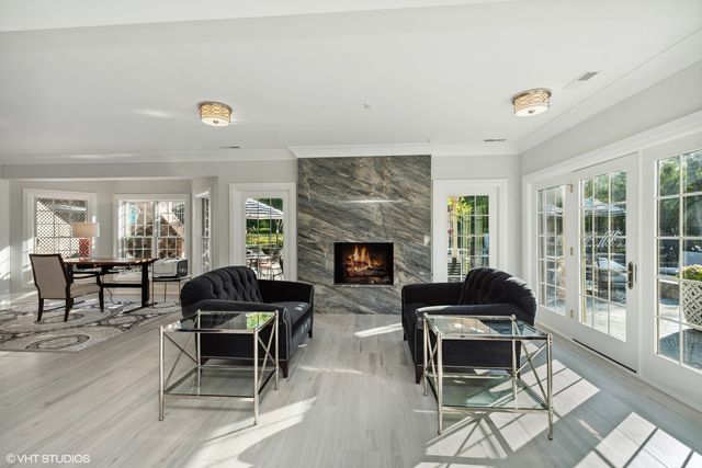 675 Old Barrington Road, North Barrington, IL 60010