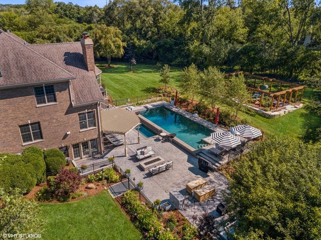 675 Old Barrington Road, North Barrington, IL 60010