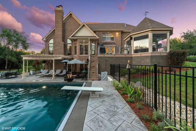 675 Old Barrington Road, North Barrington, IL 60010