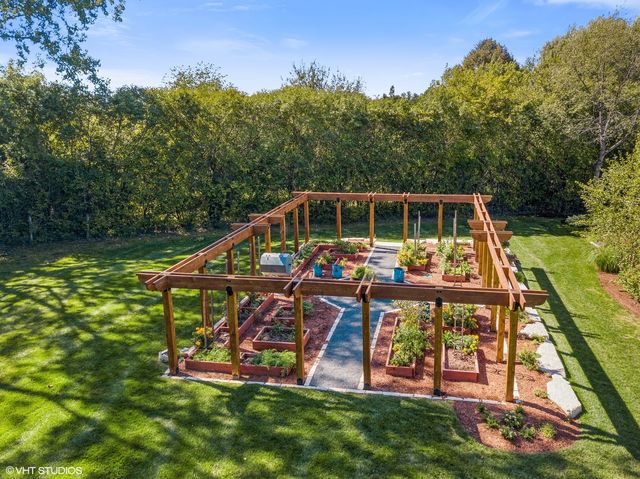 675 Old Barrington Road, North Barrington, IL 60010