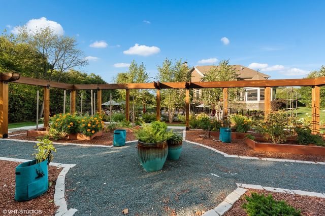 675 Old Barrington Road, North Barrington, IL 60010