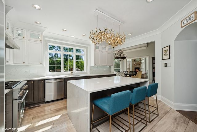 675 Old Barrington Road, North Barrington, IL 60010