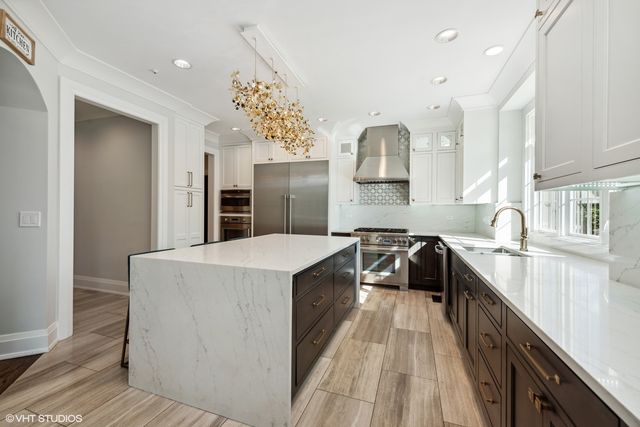 675 Old Barrington Road, North Barrington, IL 60010