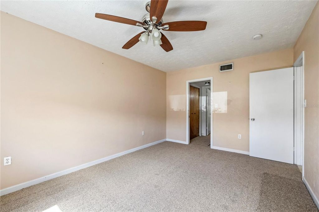 Image 19 of property listing at 3100 HARBOR BOULEVARD 106, Port Charlotte, FL 33952