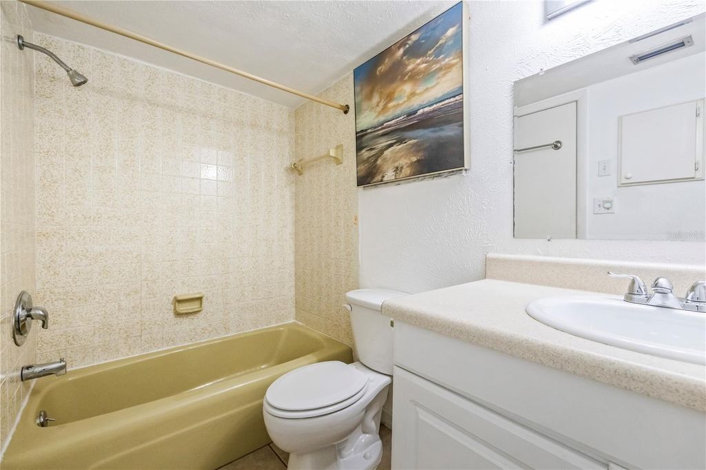 Image 23 of property listing at 3100 HARBOR BOULEVARD 106, Port Charlotte, FL 33952