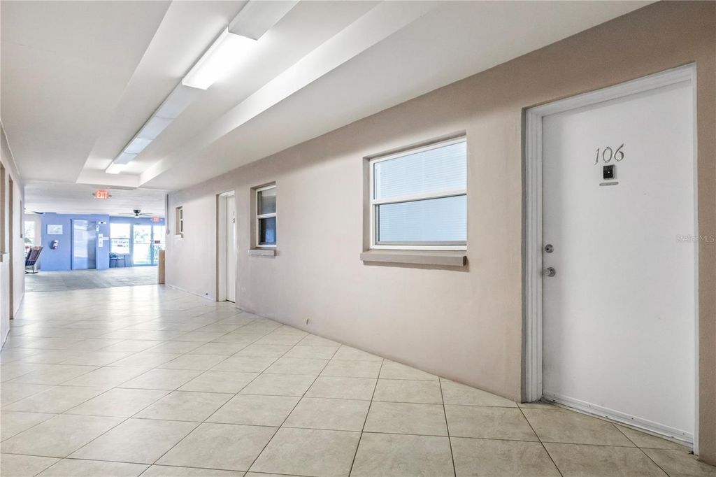 Image 33 of property listing at 3100 HARBOR BOULEVARD 106, Port Charlotte, FL 33952