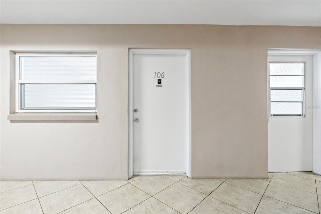 Image 35 of property listing at 3100 HARBOR BOULEVARD 106, Port Charlotte, FL 33952