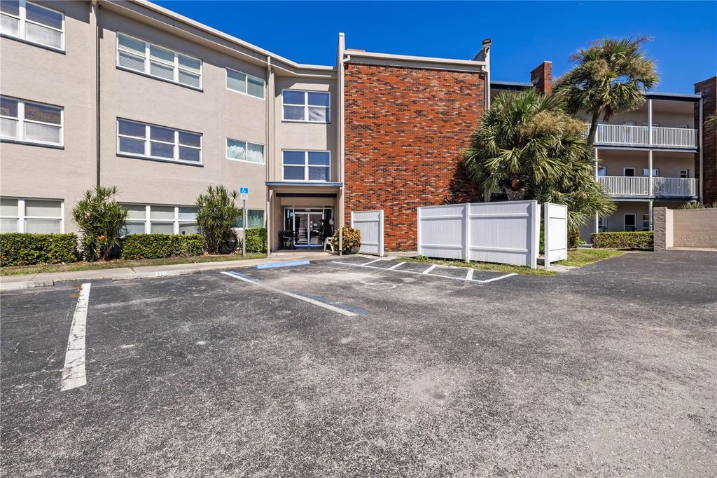 Image 36 of property listing at 3100 HARBOR BOULEVARD 106, Port Charlotte, FL 33952