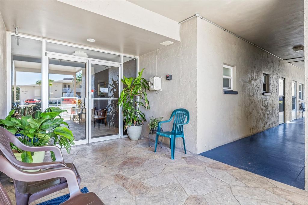 Image 37 of property listing at 3100 HARBOR BOULEVARD 106, Port Charlotte, FL 33952
