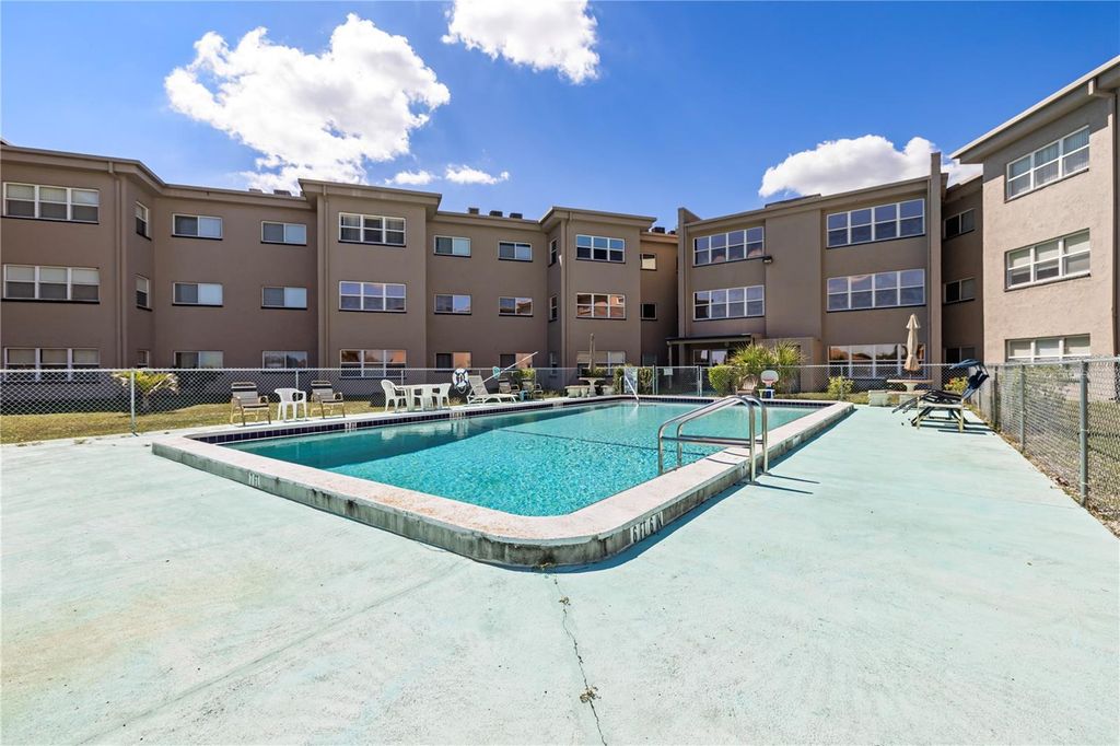 Image 40 of property listing at 3100 HARBOR BOULEVARD 106, Port Charlotte, FL 33952