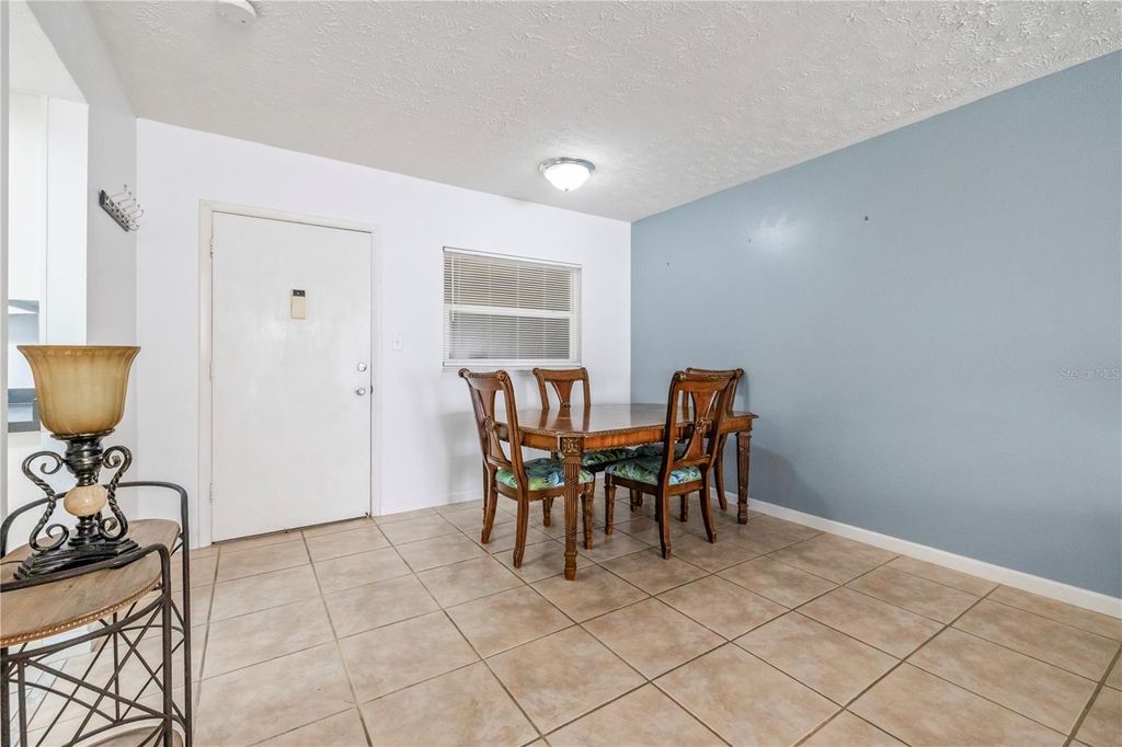 Image 5 of property listing at 3100 HARBOR BOULEVARD 106, Port Charlotte, FL 33952