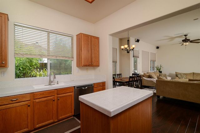 1933 Bastona, Elk Grove, CA 95758