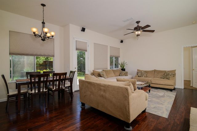 1933 Bastona, Elk Grove, CA 95758