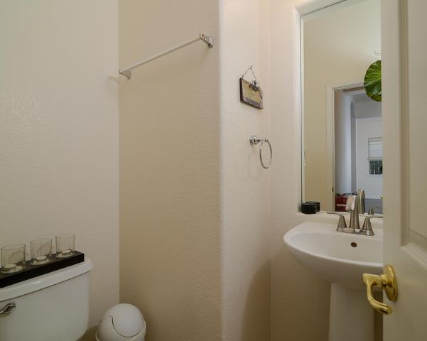 1933 Bastona, Elk Grove, CA 95758