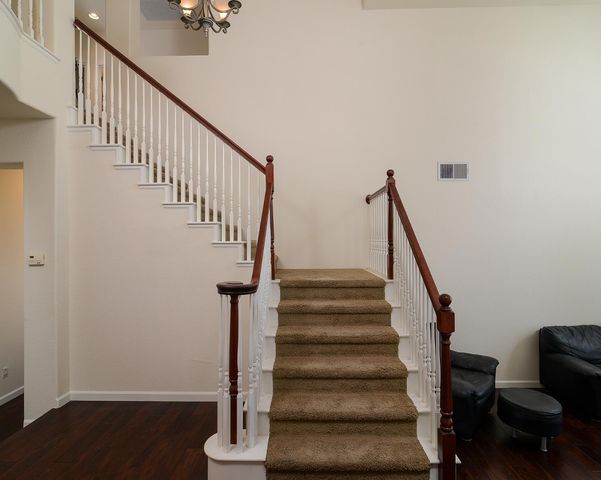 1933 Bastona, Elk Grove, CA 95758
