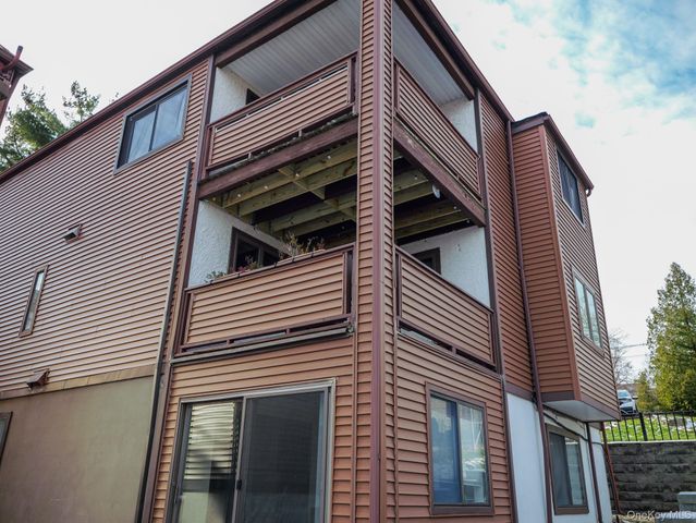 350 Water Street 1-2, Newburgh, NY 12550