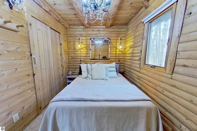 4553 S Paradise, Merritt, MI 49667