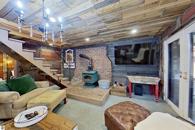 4553 S Paradise, Merritt, MI 49667