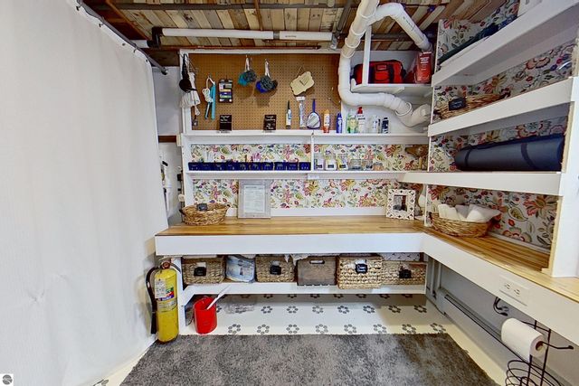 4553 S Paradise, Merritt, MI 49667