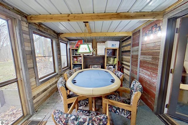 4553 S Paradise, Merritt, MI 49667